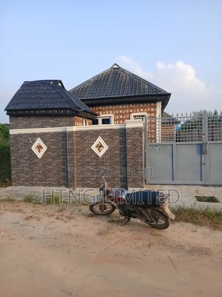 3bdrm Bungalow in Oreta, Igbogbo for sale in Igbogbo