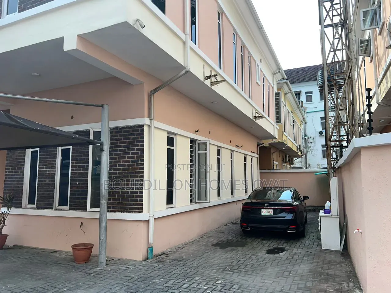 4bdrm Duplex in Chevron Drive Lekki for sale in Chevron