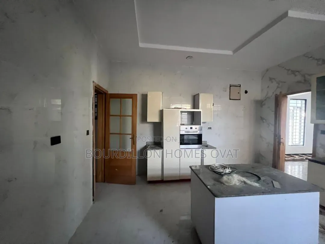 5bdrm Duplex in Chevron Drive Lekki for rent in Chevron