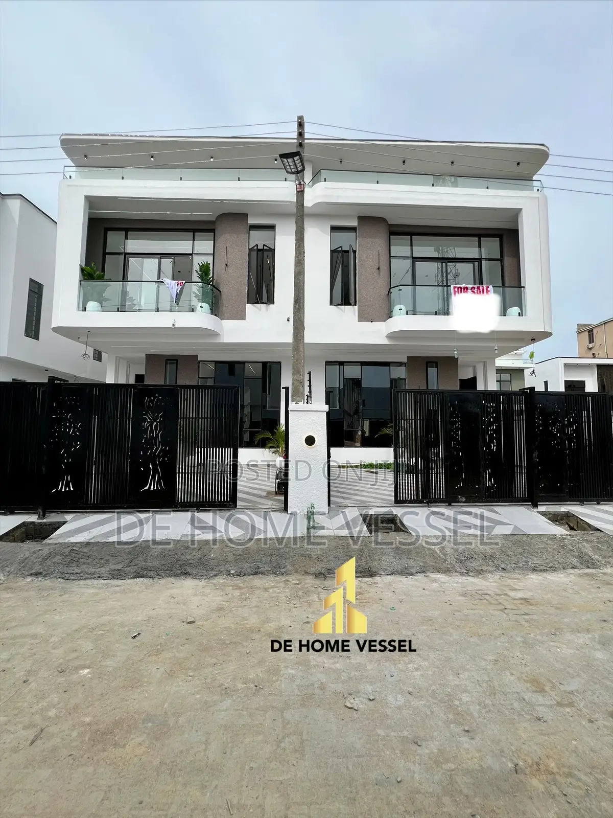 4bdrm Duplex in Ikota for sale in Ikota