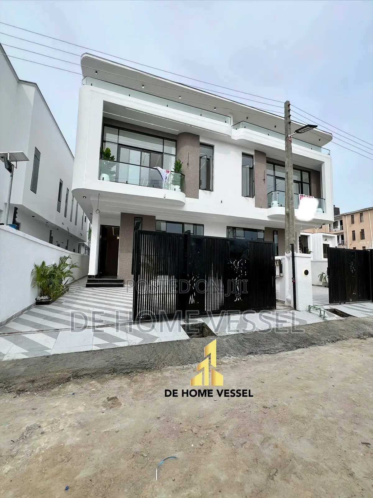 4bdrm Duplex in Ikota for sale in Ikota