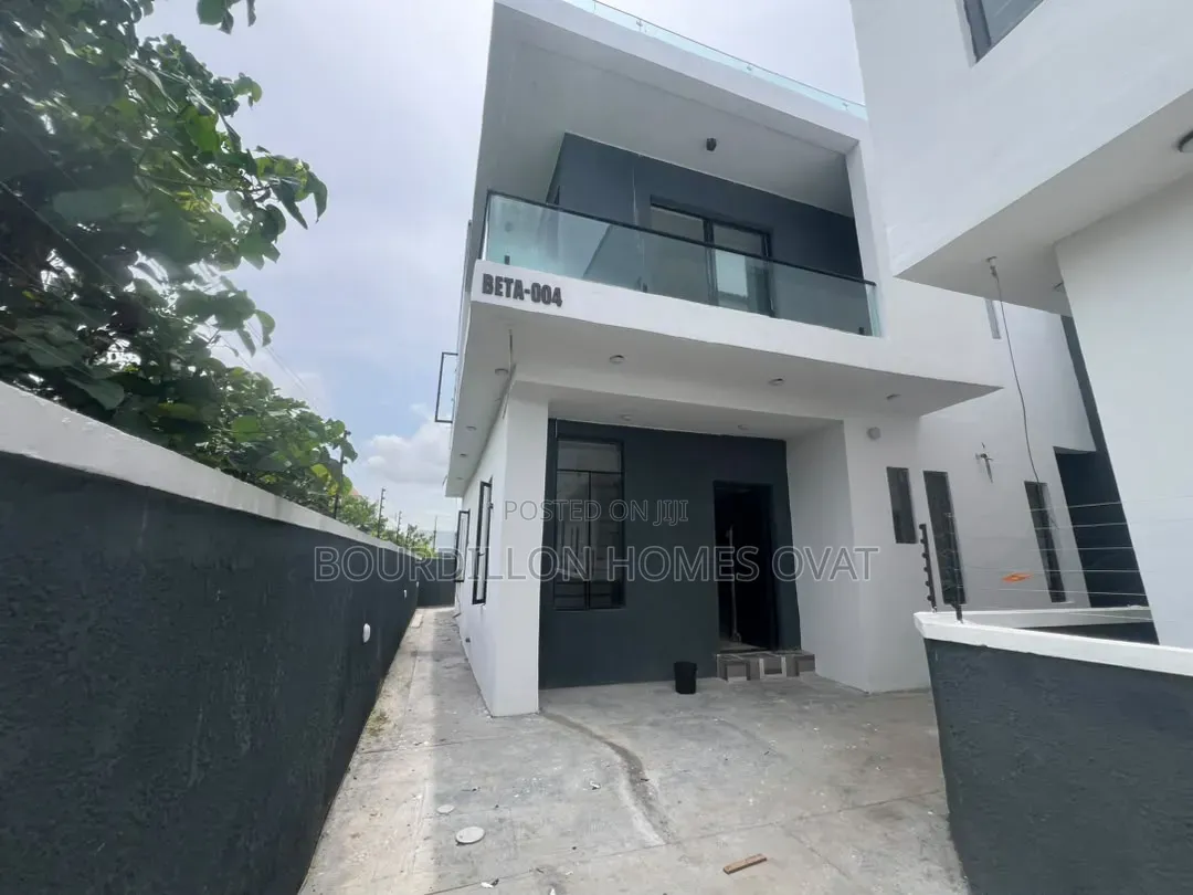 4bdrm Duplex in Lekki Scheme 2 for sale in Ilaje / Lekki