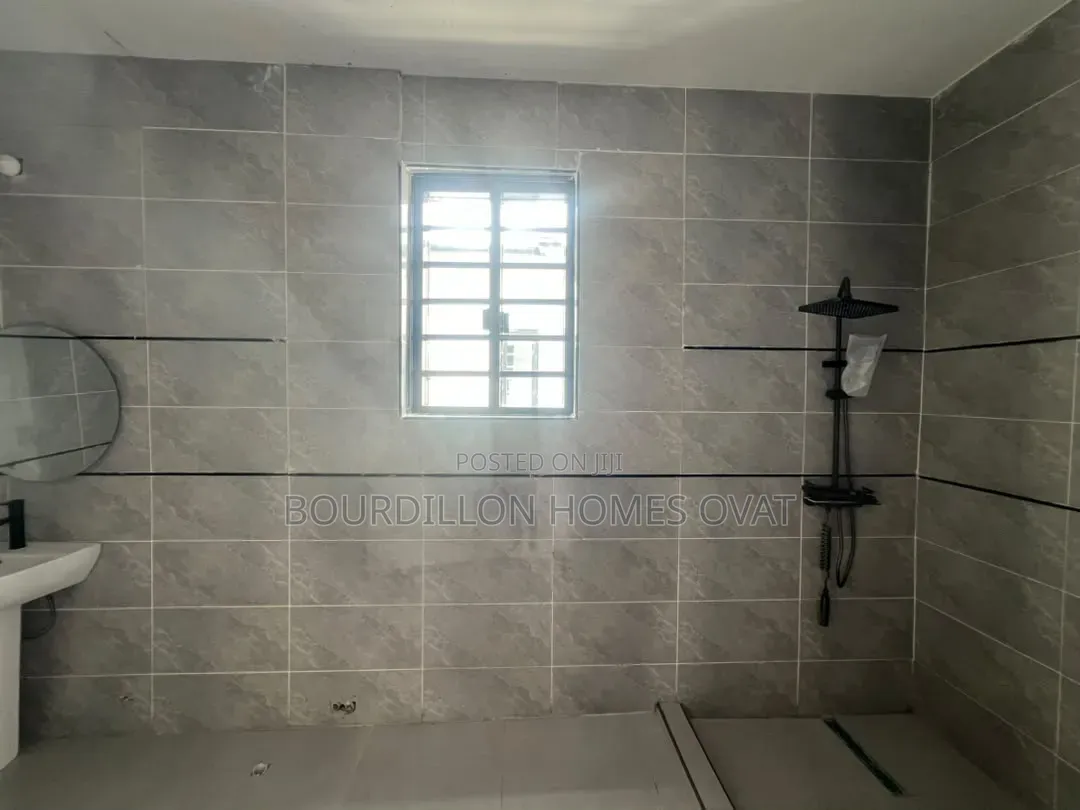 4bdrm Duplex in Lekki Scheme 2 for sale in Ilaje / Lekki
