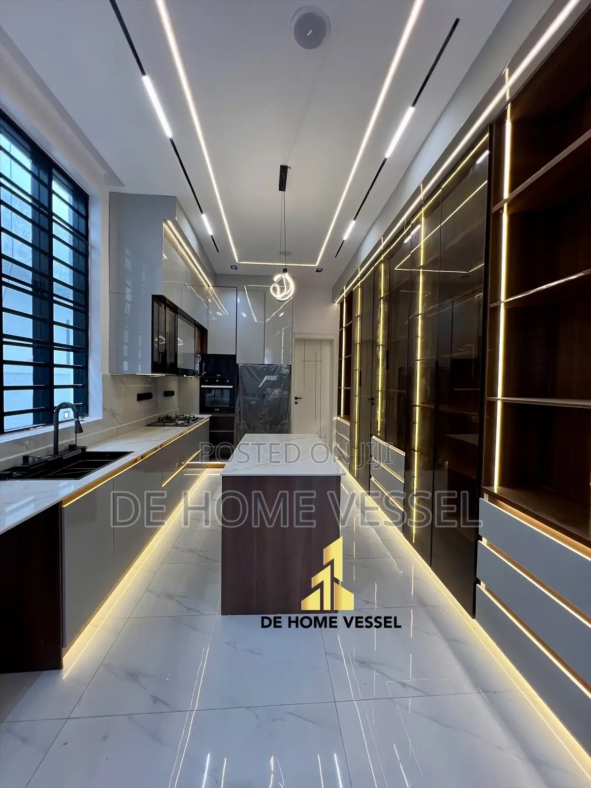 5bdrm Duplex in Ikota for sale in Ikota