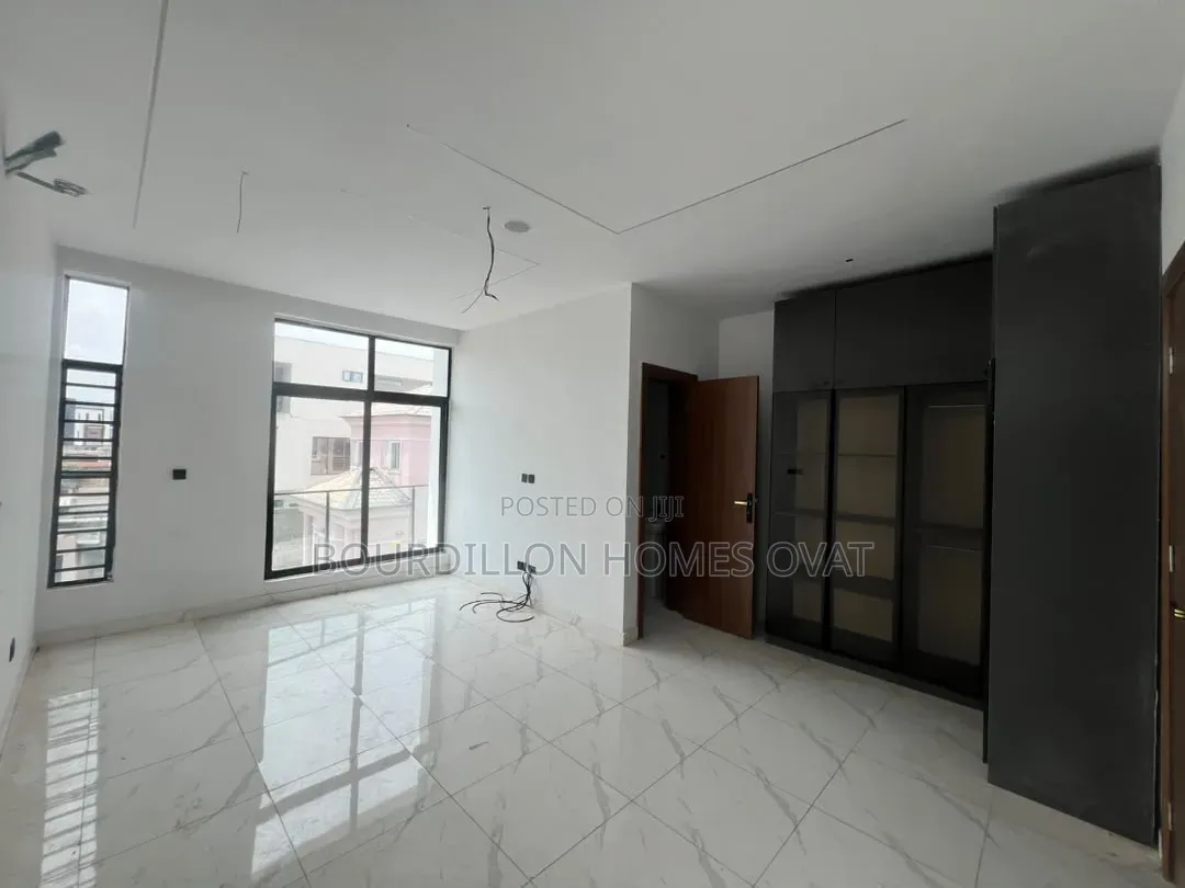 4bdrm Duplex in Lekki Scheme 2 for sale in Ilaje / Lekki