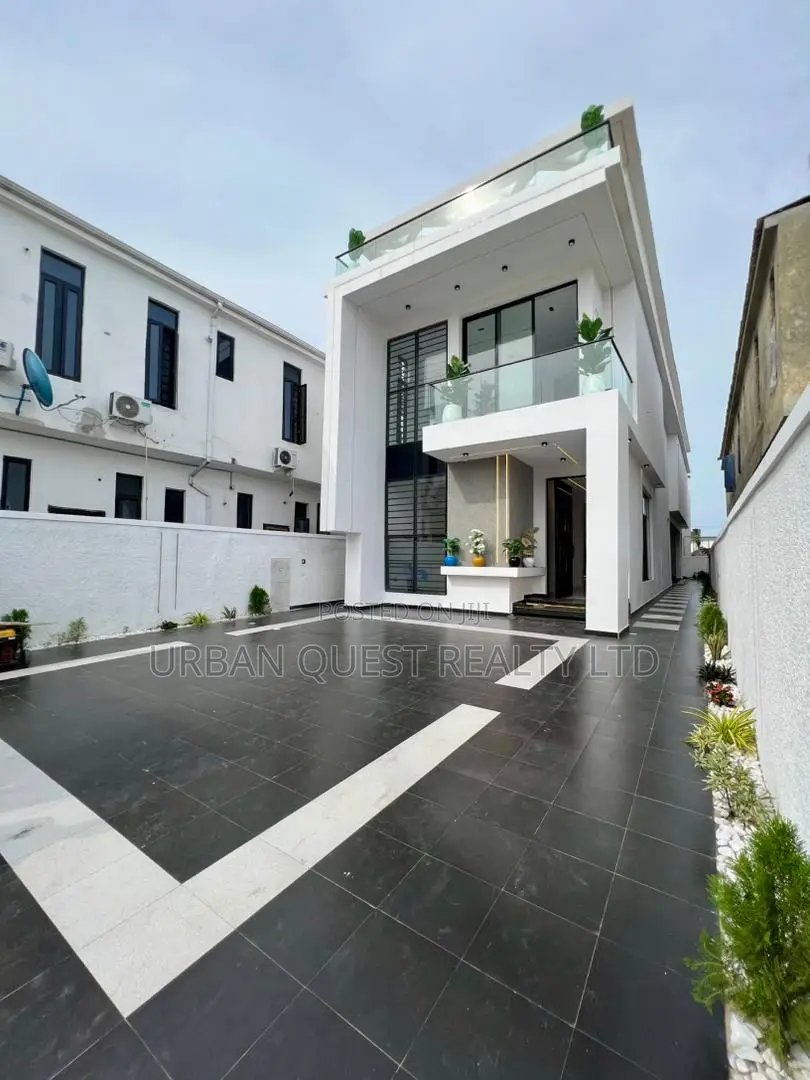 5bdrm Duplex in Ikota for sale in Ikota