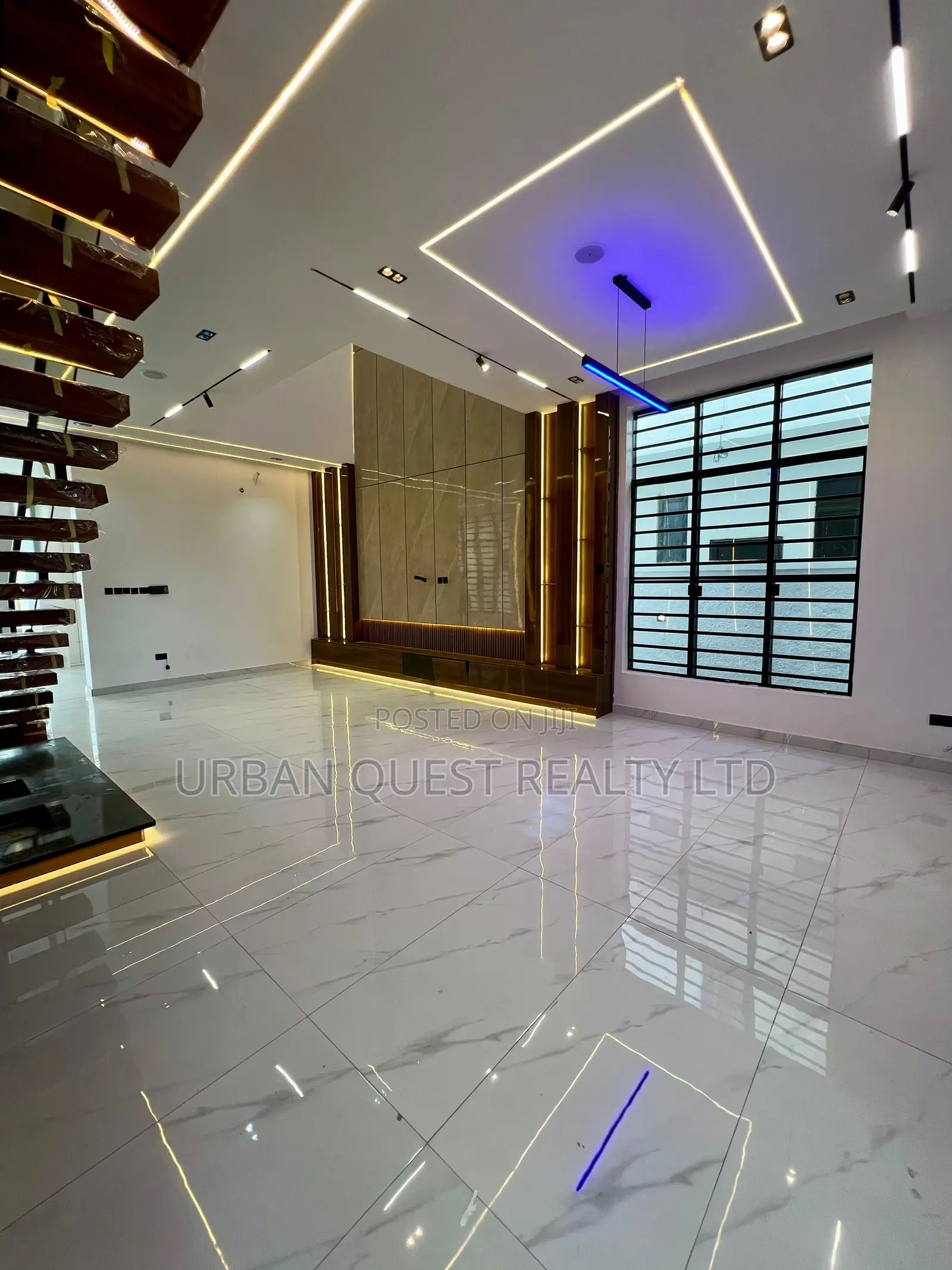 5bdrm Duplex in Ikota for sale in Ikota