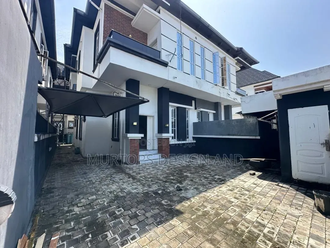 4bdrm Duplex in Chevron for rent in Chevron