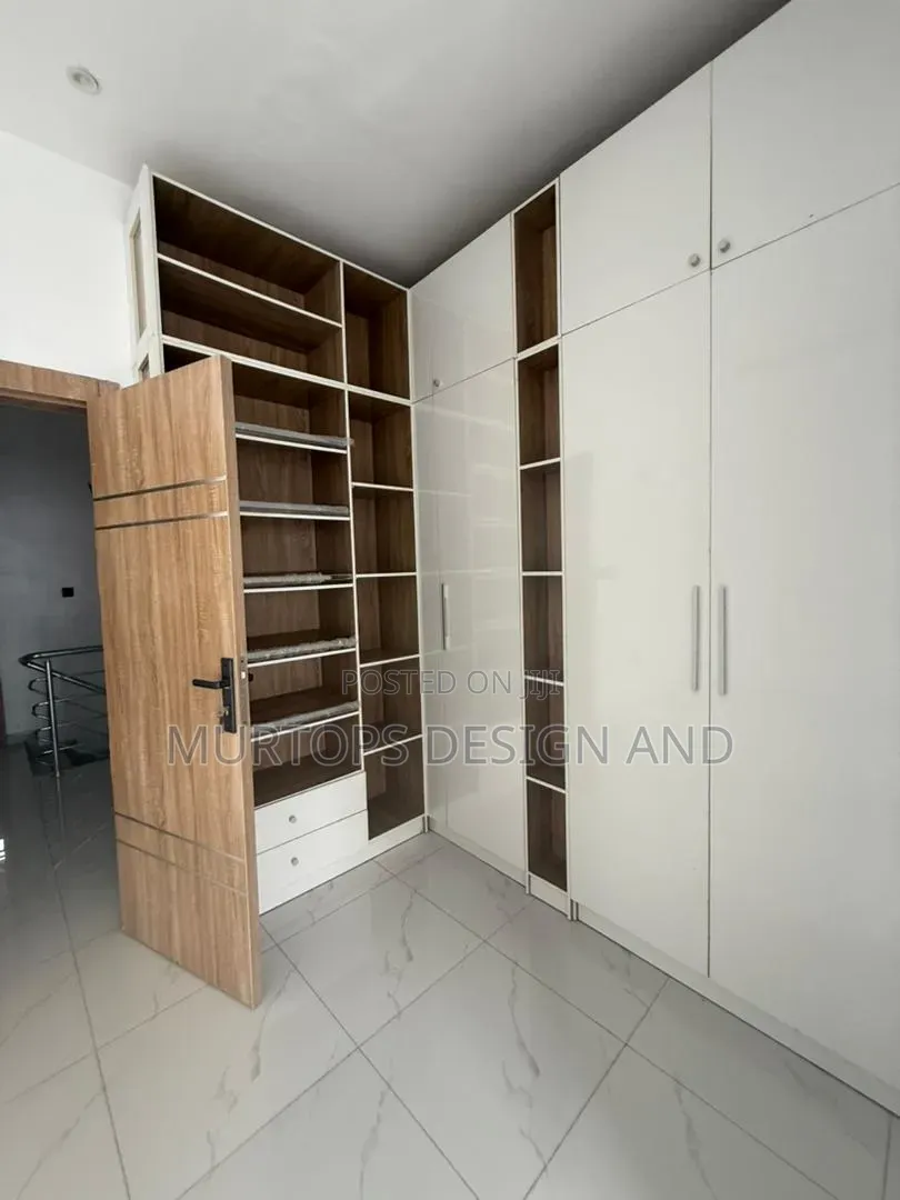 3bdrm Townhouse / Terrace in Chevron for rent in Chevron