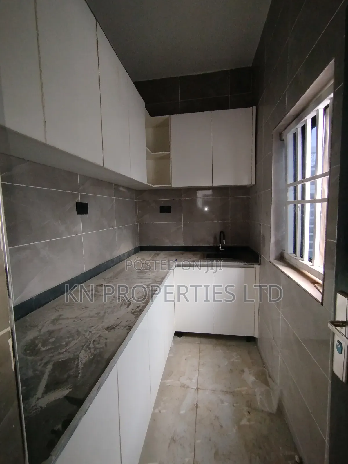 1bdrm Apartment in Lugbe Airport Road for rent in Lugbe District