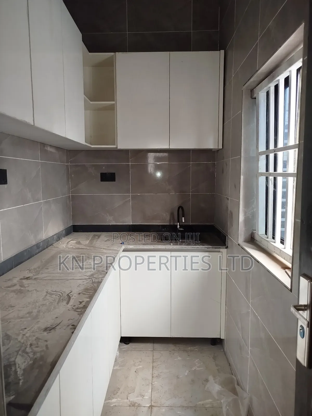 1bdrm Apartment in Lugbe Airport Road for rent in Lugbe District