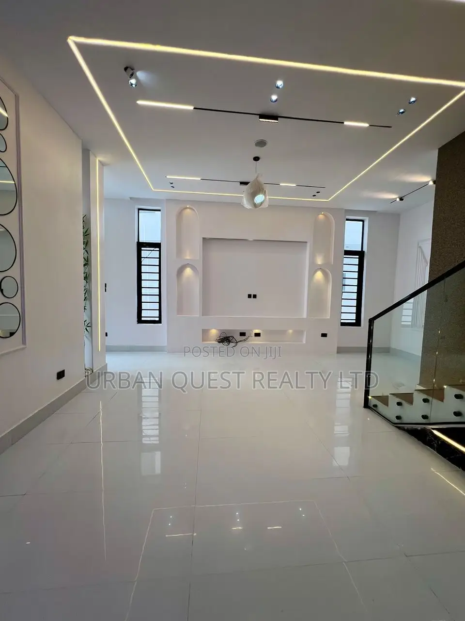 5bdrm Duplex in Ikota for sale in Ikota