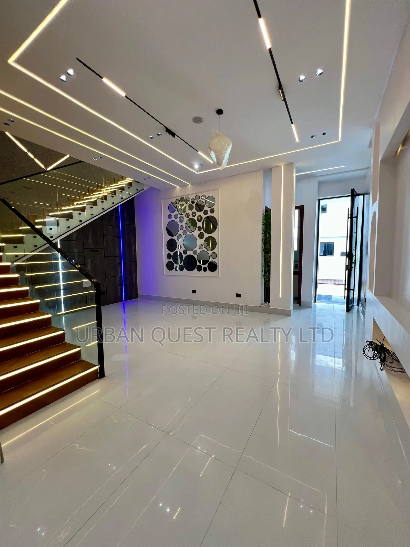 5bdrm Duplex in Ikota for sale in Ikota