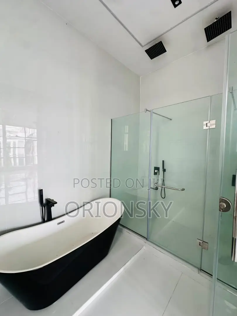 5bdrm Duplex in Ajah for sale in VGC / Ajah