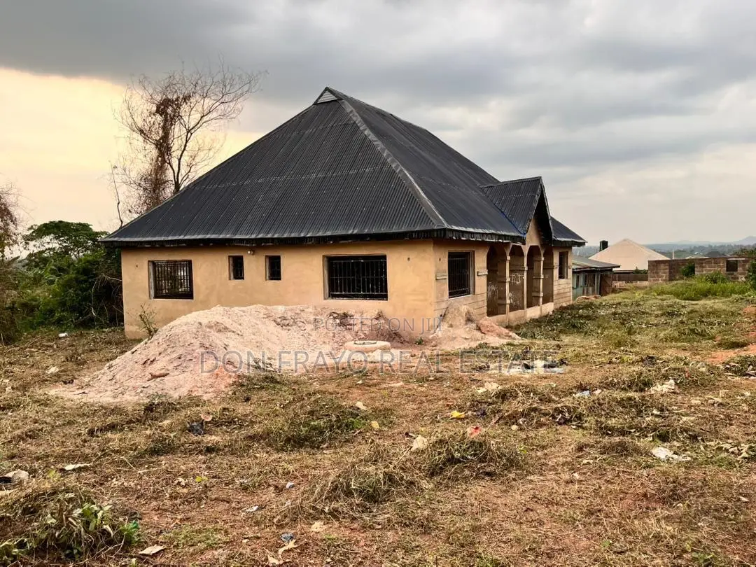 4bdrm Block of Flats in Aroro Makinde Ojoo for sale in Ojoo