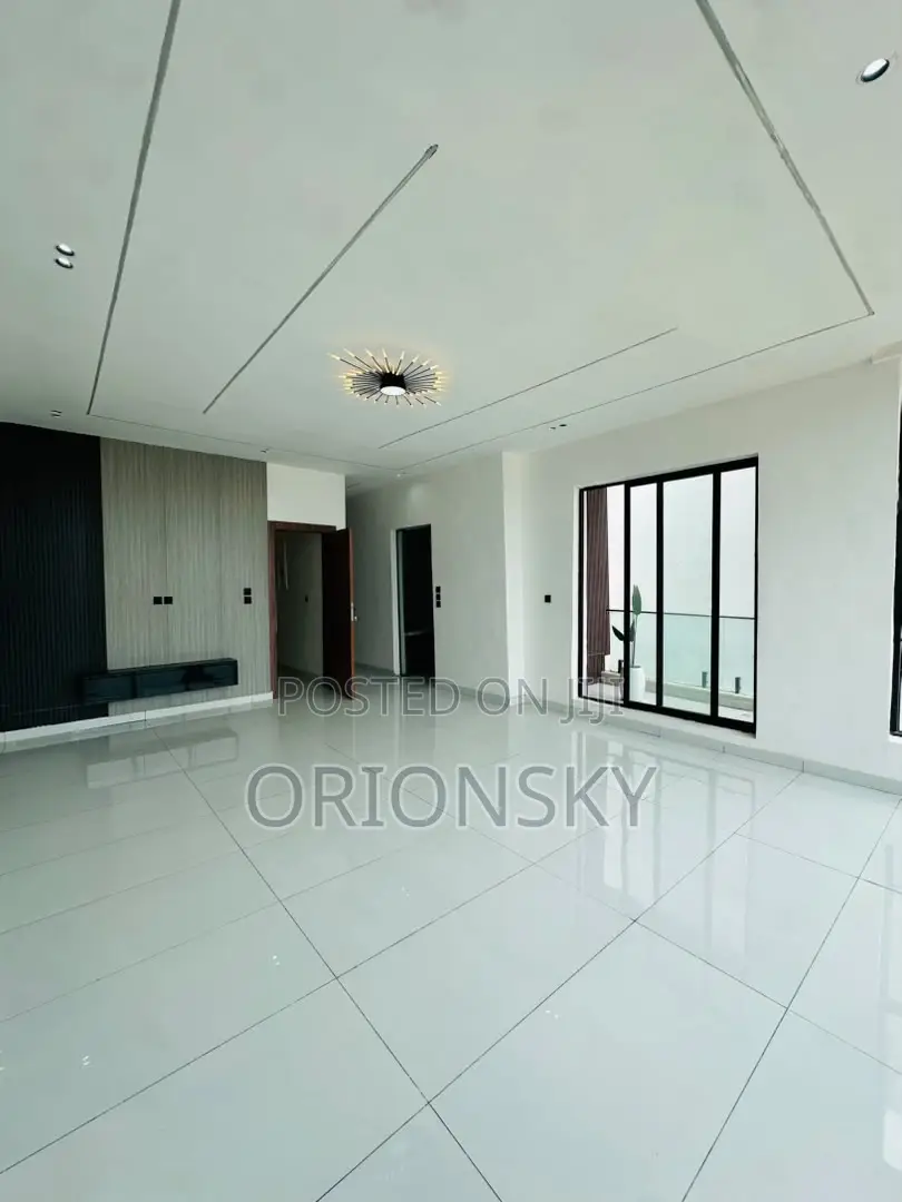 5bdrm Duplex in VGC / Ajah for sale in VGC / Ajah
