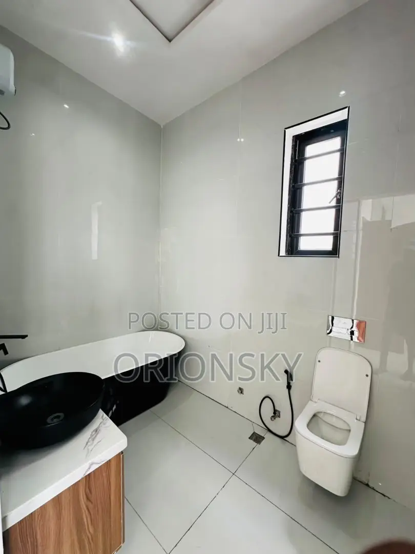 5bdrm Duplex in VGC / Ajah for sale in VGC / Ajah