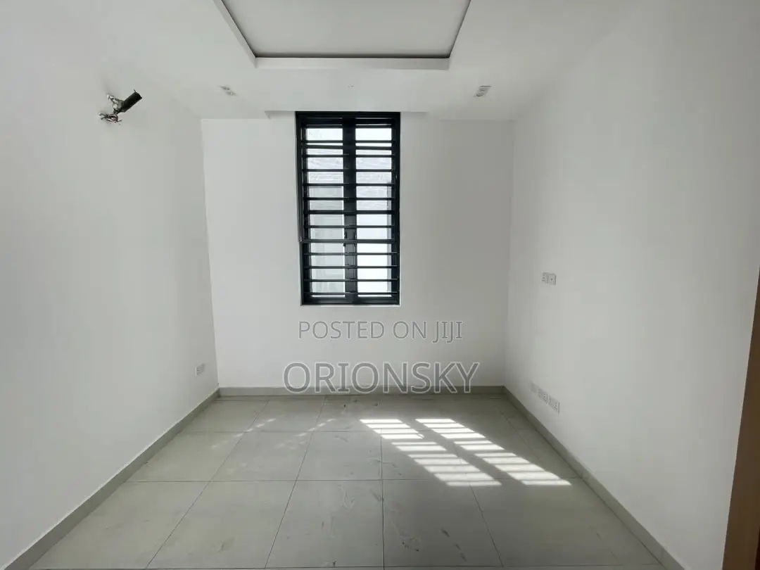 4bdrm Duplex in Chevron for sale in Chevron