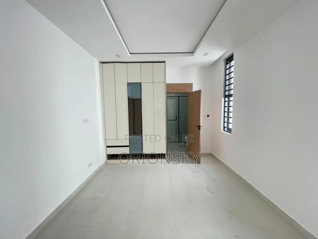 4bdrm Duplex in Chevron for sale in Chevron