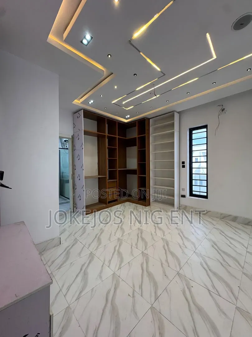 4bdrm Duplex in Thomas Estate Ajah for sale in Thomas Estate