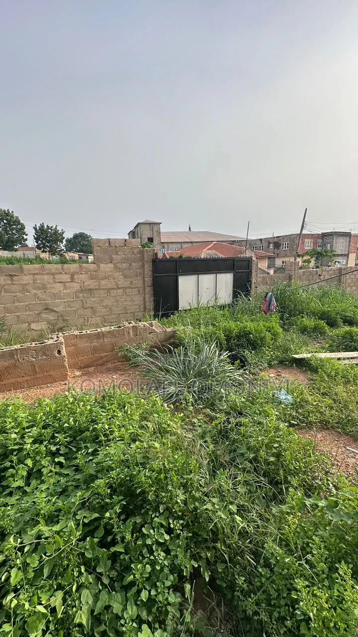 6bdrm Mansion in Oluyole Estate for sale in Oluyole Estate
