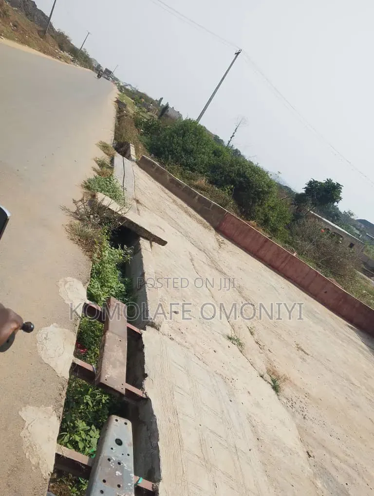6bdrm Mansion in Oluyole Estate for sale in Oluyole Estate