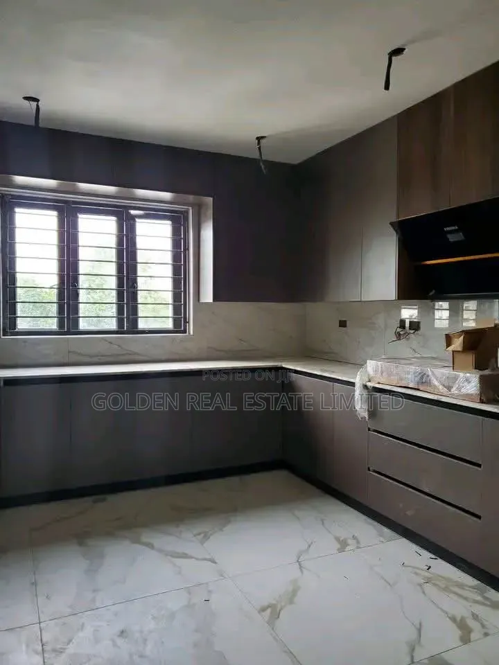 5bdrm Duplex in Katampe Extension for sale in Katampe Extension