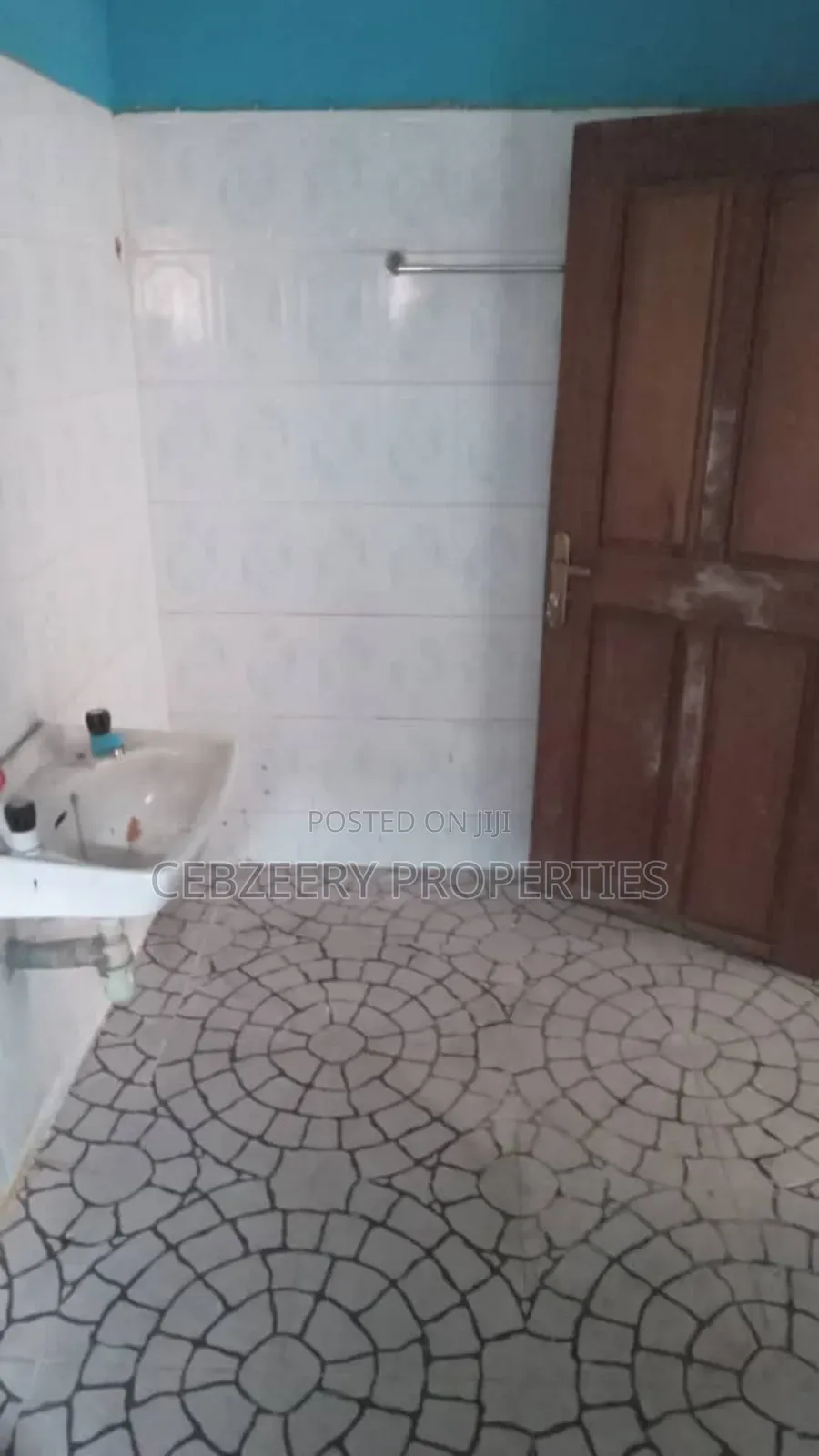 3bdrm Block of Flats in Akute Ajuwon for rent in Akute Ajuwon