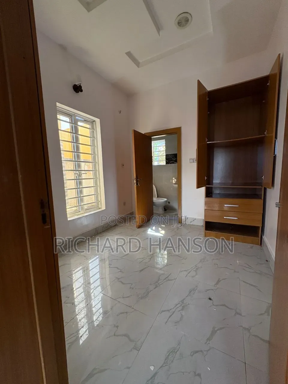 Mini Flat in Before Round About, Chevron for rent in Chevron