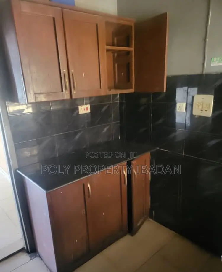 3bdrm Apartment in Aare Avenue, Oluyole Estate for rent in Oluyole Estate