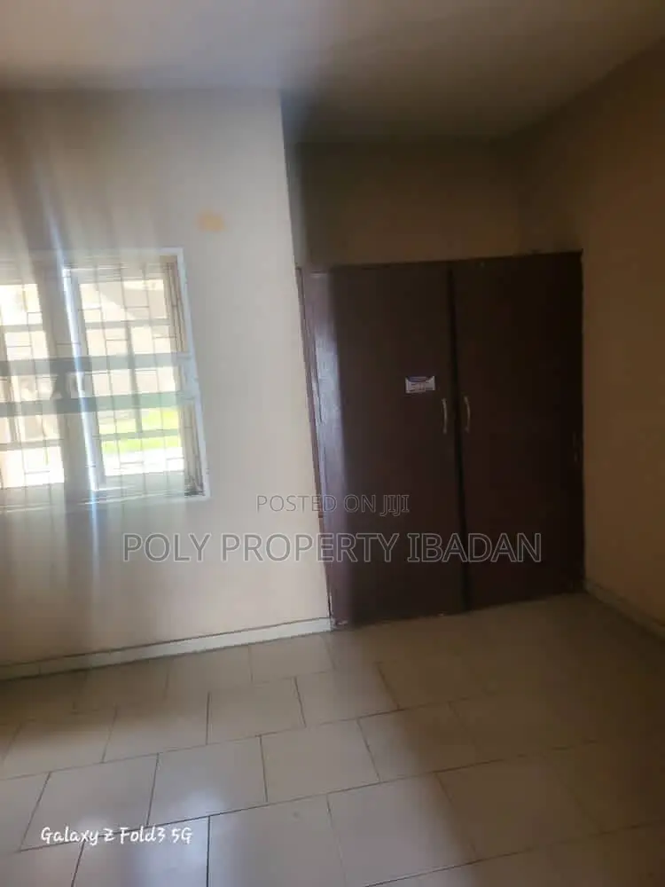 3bdrm Apartment in Aare Avenue, Oluyole Estate for rent in Oluyole Estate