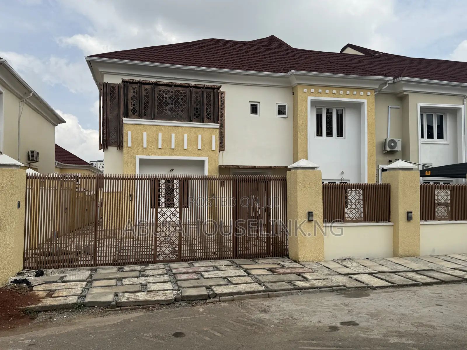 4bdrm Duplex in Guzape By Fha Abuja for sale in Guzape District