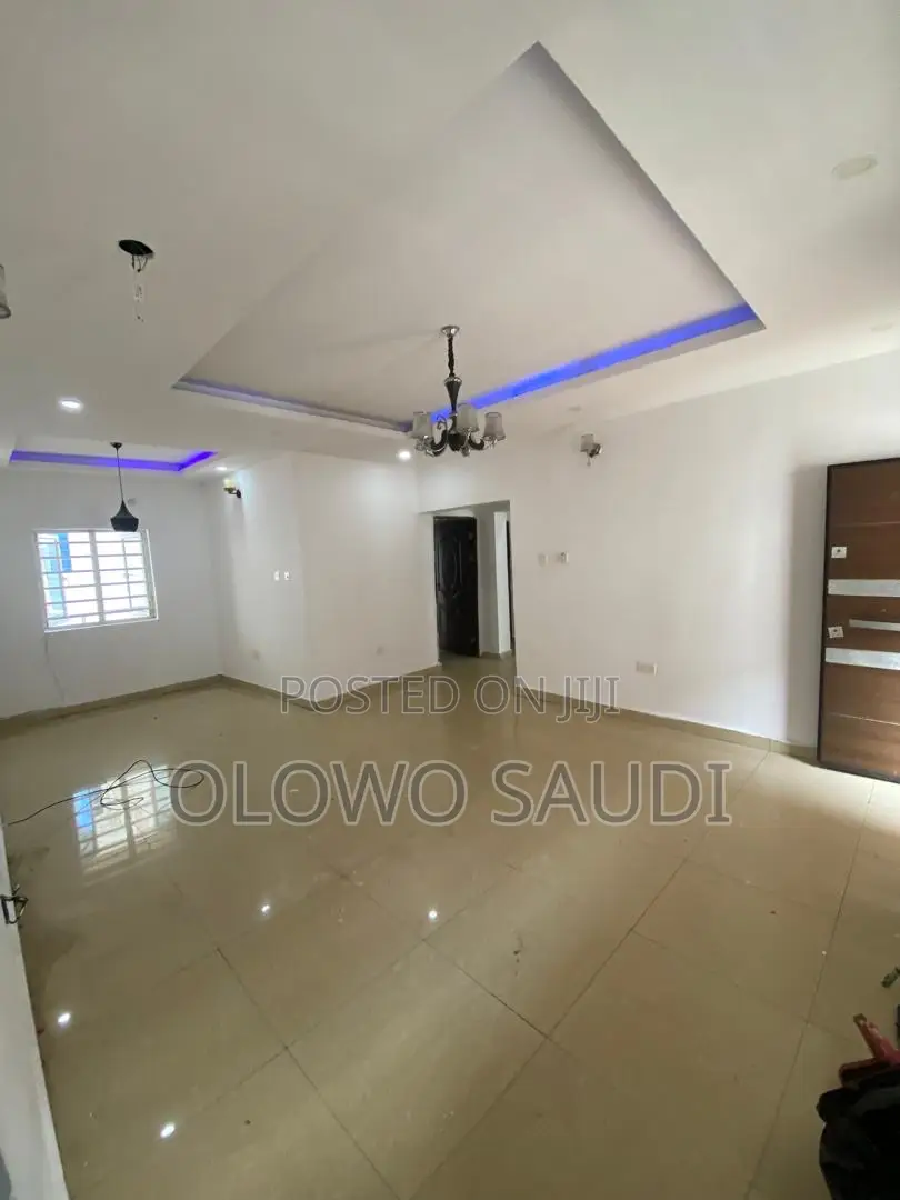 2bdrm Block of Flats in Hope Ville Estate for rent in Sangotedo