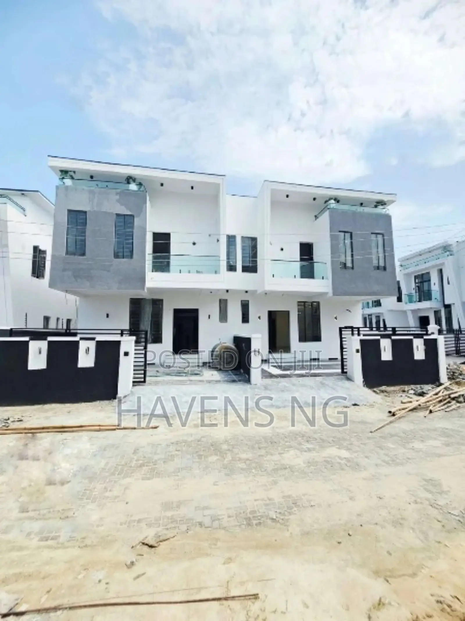 4bdrm Duplex in Lekki Phase 2 for sale in Lekki Phase 2
