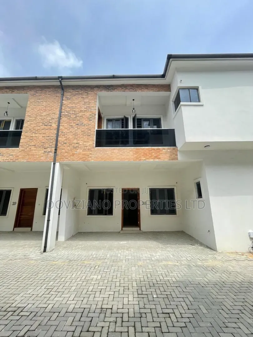 3bdrm Apartment in Ikota for sale in Ikota