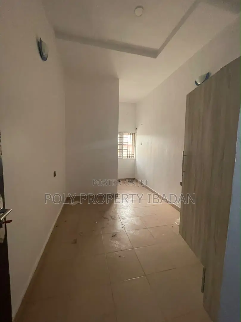 2bdrm Apartment in White Gate Estate for rent in Oluyole Estate