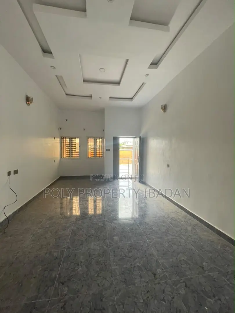 2bdrm Apartment in White Gate Estate for rent in Oluyole Estate