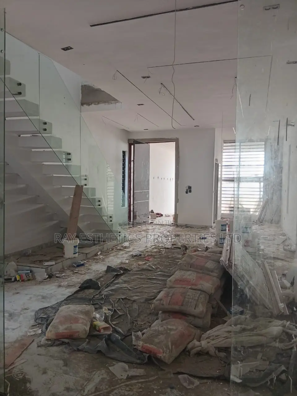 5bdrm Duplex in Bakare/Bera Estate, for sale in Chevron