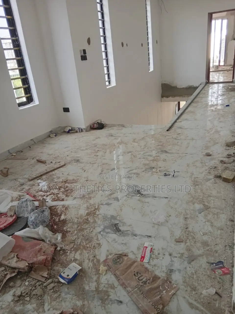 5bdrm Duplex in Bakare/Bera Estate, for sale in Chevron