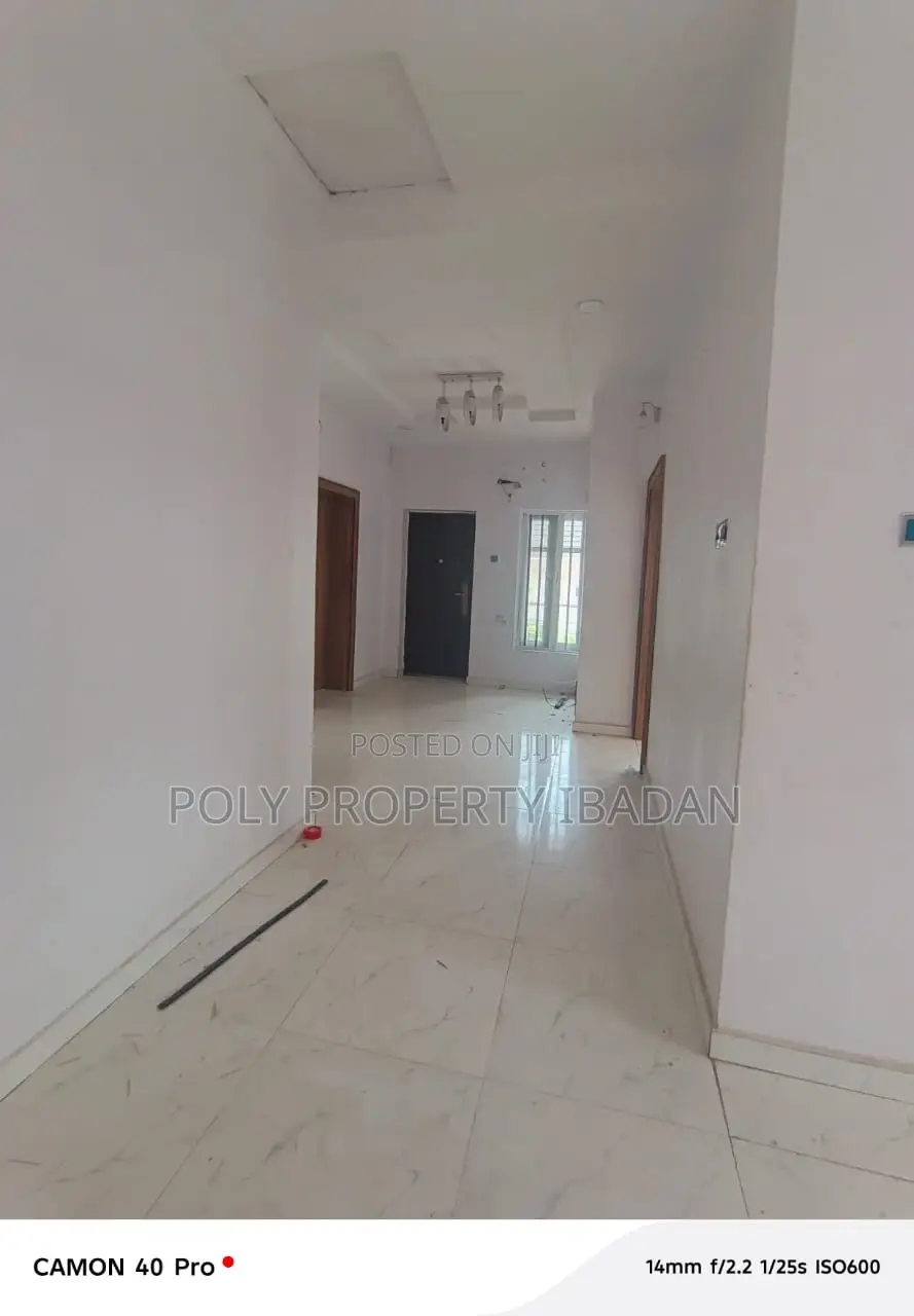 4bdrm Duplex in Jericho for rent in Jericho