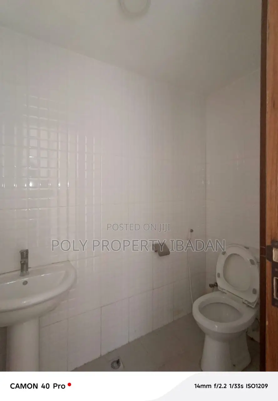 4bdrm Duplex in Jericho for rent in Jericho
