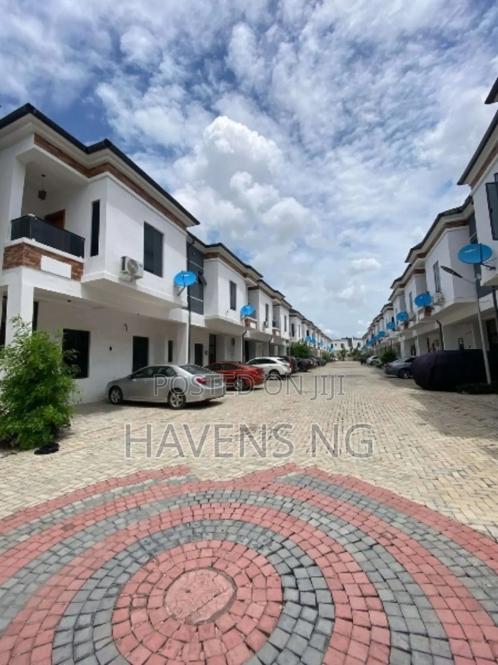 4bdrm Duplex in Ikota for sale in Ikota