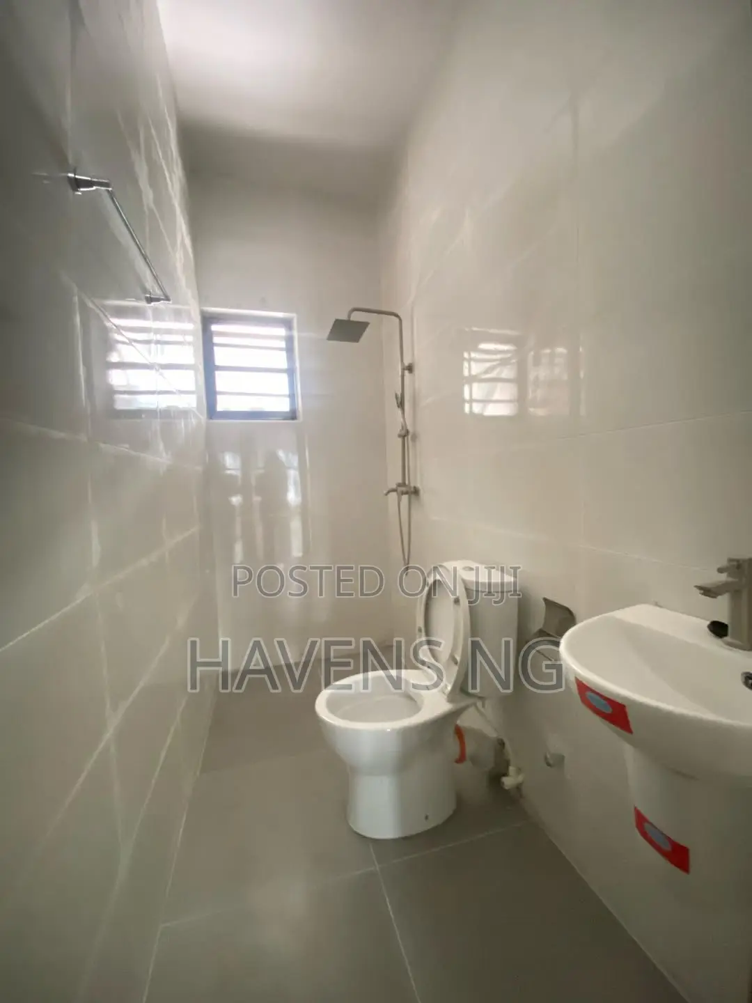 4bdrm Duplex in Ikota for sale in Ikota
