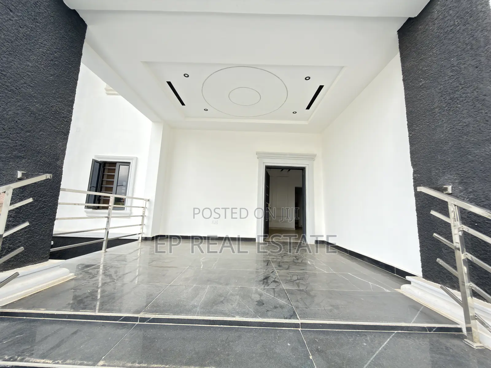 6bdrm Duplex in Dakwo District for sale in Dakwo District