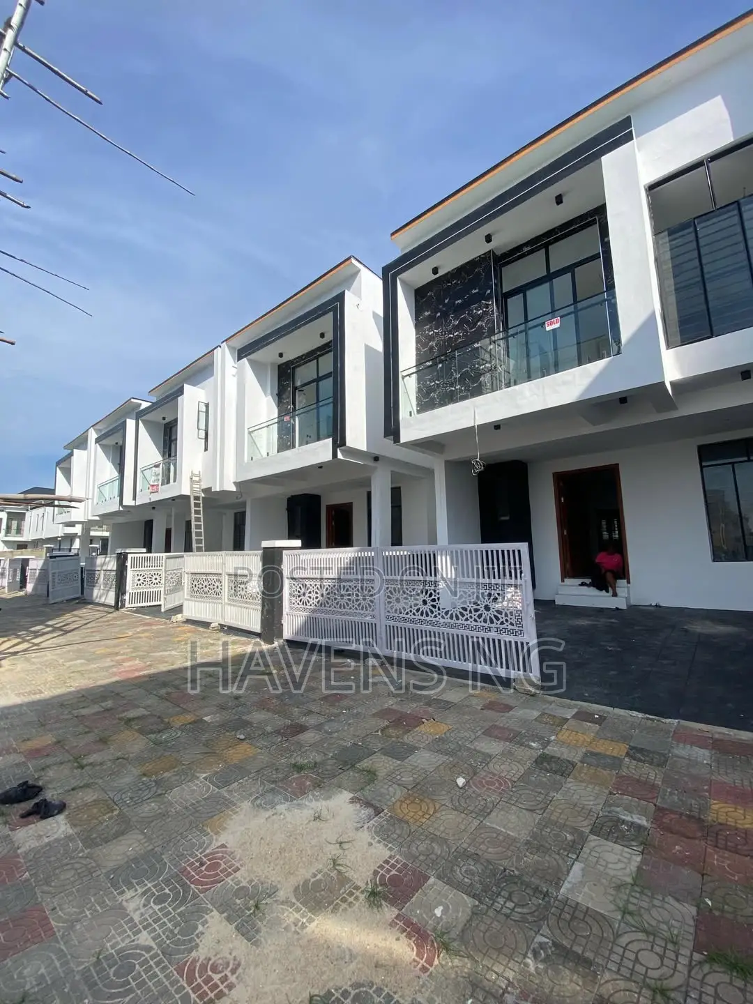 4bdrm Duplex in Ikota for sale in Ikota