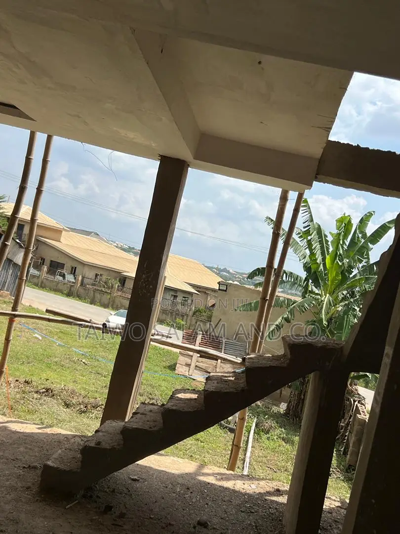 Office Complex on 787sqm in Ibadan Polytechnic/University