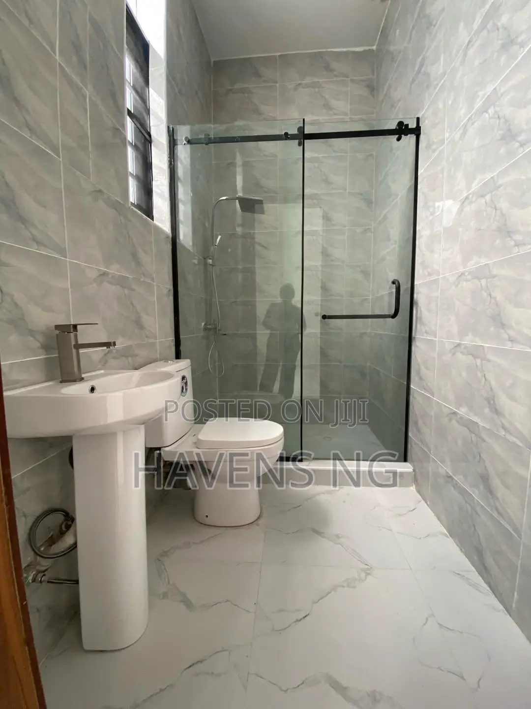 4bdrm Duplex in Ikota for sale in Ikota