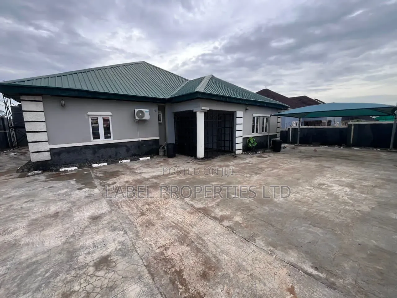 Furnished 3bdrm Bungalow in Cityview Estate for rent in Dakwo District