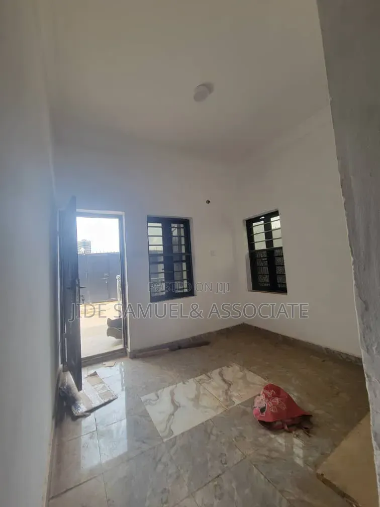 2bdrm Block of Flats in Ayobo for rent in Ayobo