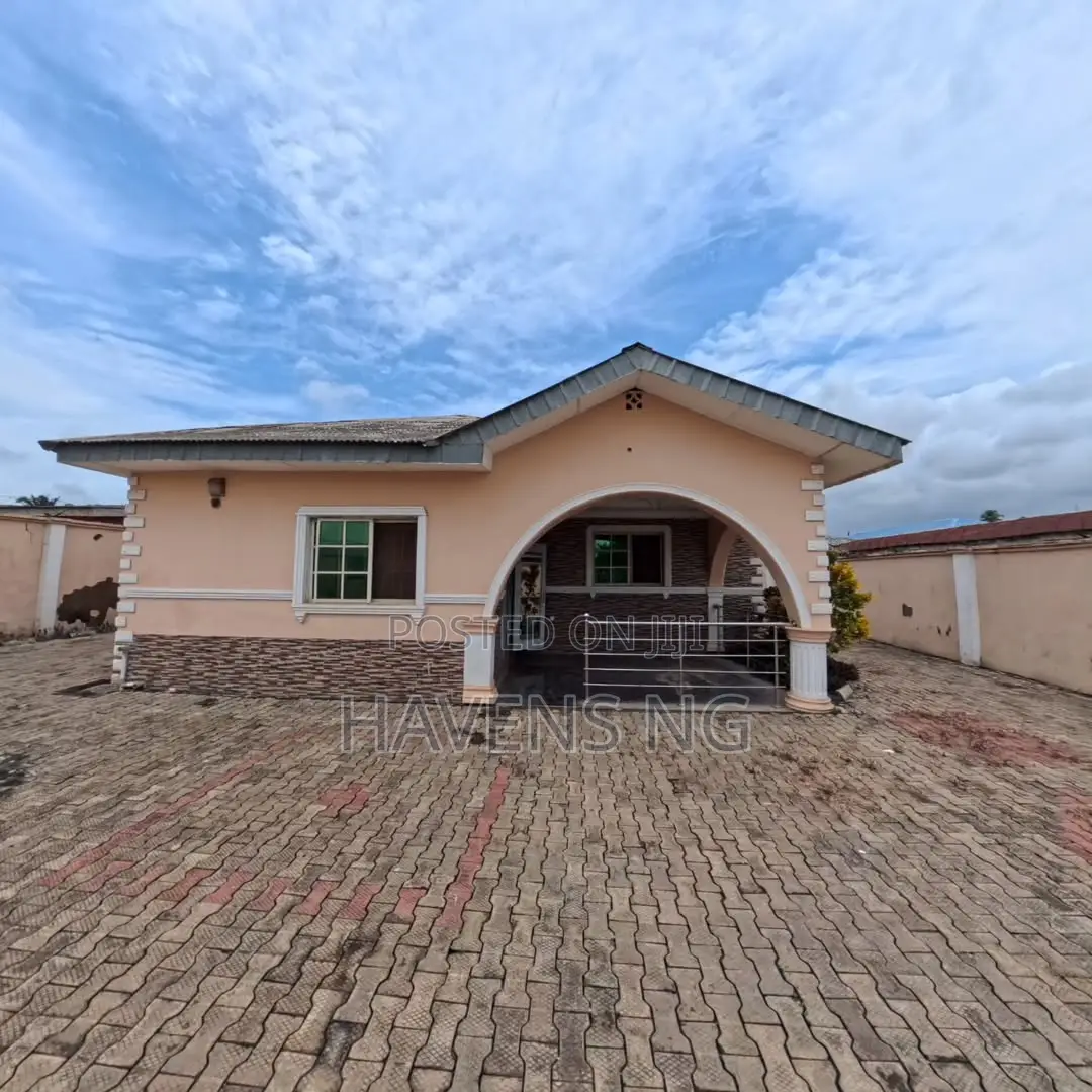 4bdrm Bungalow in Abeokuta South for sale in Abeokuta South